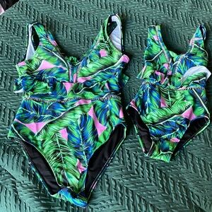Tropical Leaf Print Swimsuit mom and daughter matching set